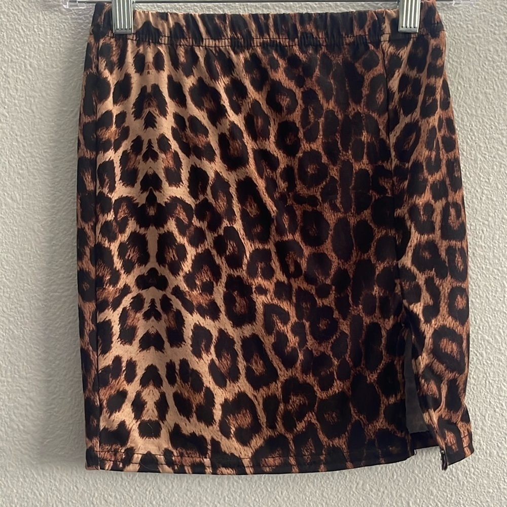 Nasty Gal Leopard Print Mini Skirt Size 2